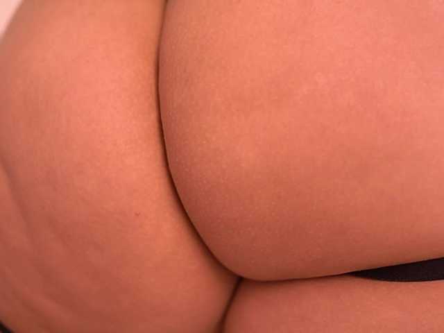 MiaKay live cam on BongaCams