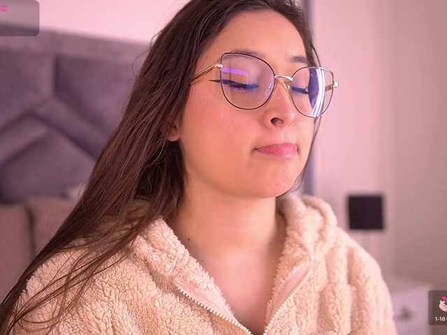 MiaKay live cam on BongaCams