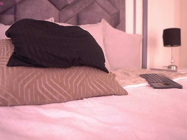 MiaKay live cam on BongaCams