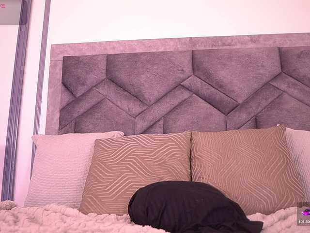 MiaKay live cam on BongaCams
