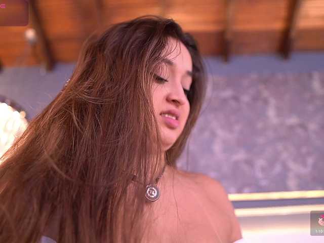 MiaKay live webcam show