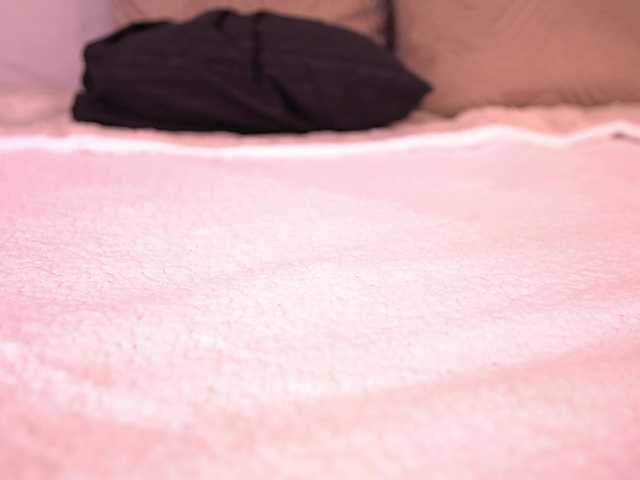 MiaKay live cam preview