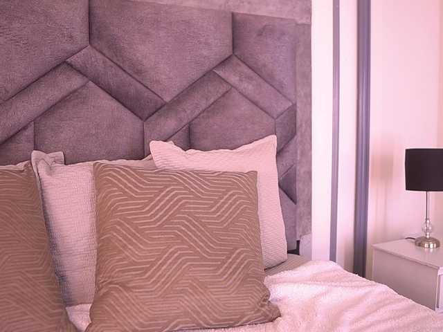 MiaKay live cam on BongaCams