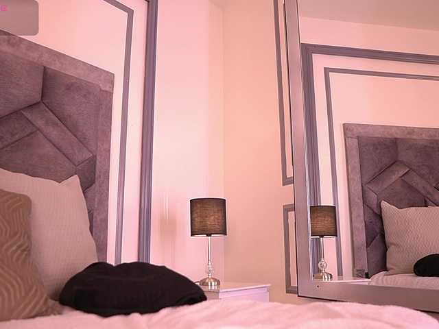 MiaKay live cam on BongaCams