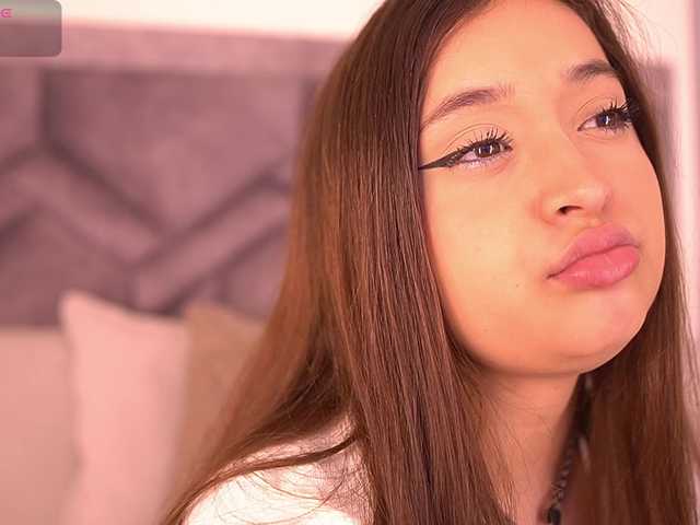 MiaKay live cam on BongaCams