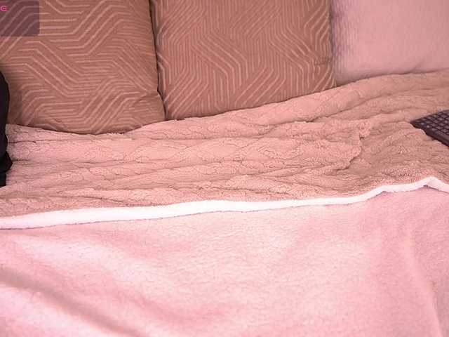 MiaKay live cam preview