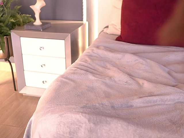 MiaKay live cam on BongaCams