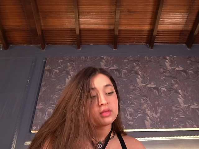 MiaKay live cam on BongaCams