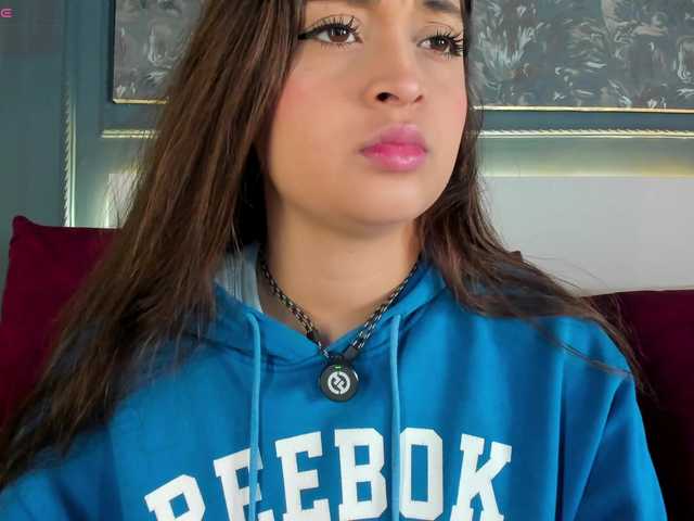 MiaKay live cam on BongaCams