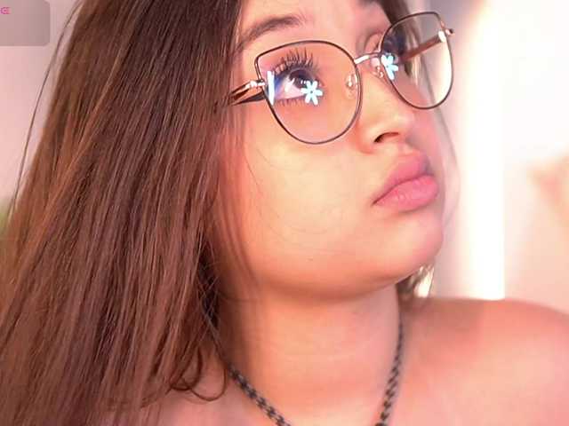 MiaKay live cam on BongaCams