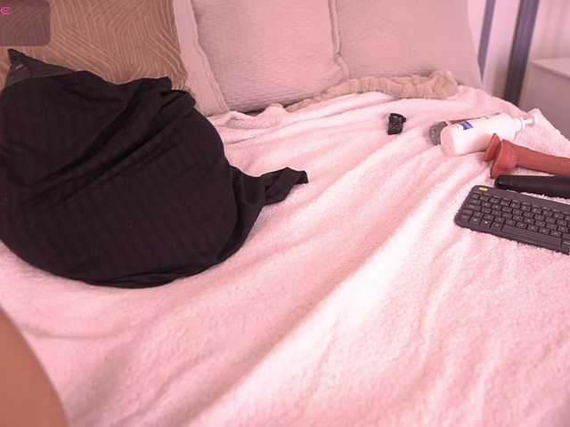 MiaKay live cam on BongaCams