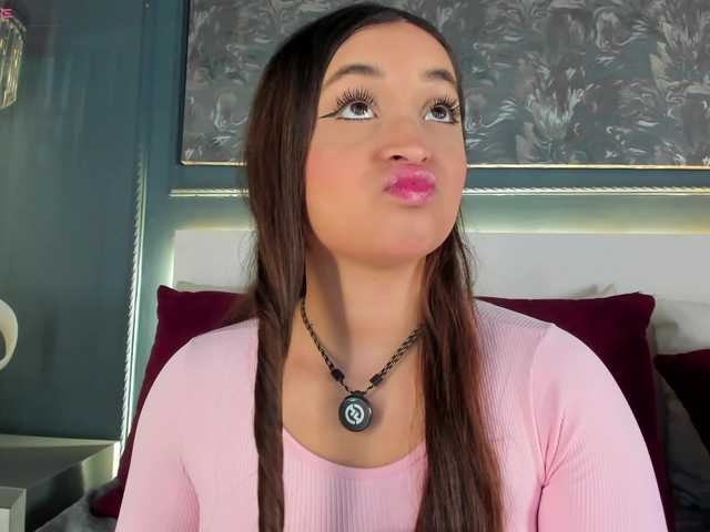 MiaKay live cam on BongaCams