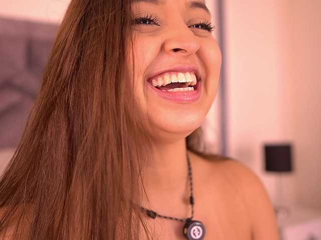 MiaKay live cam on BongaCams