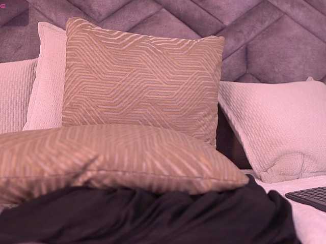 MiaKay live cam on BongaCams