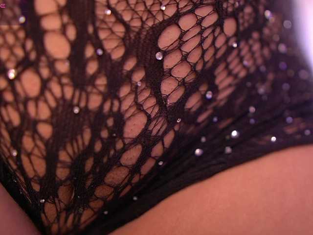 MiaKay live cam on BongaCams