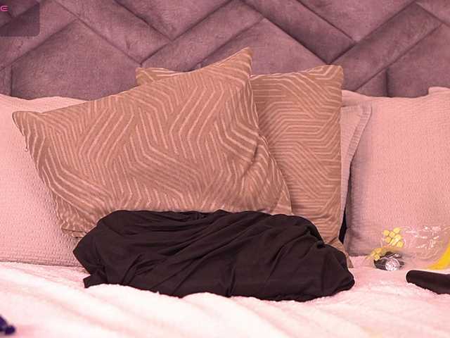 MiaKay live cam on BongaCams