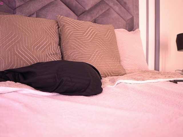 MiaKay live cam on BongaCams