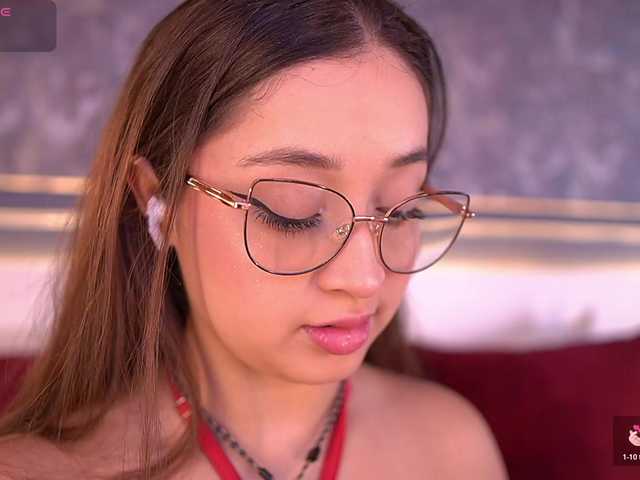 MiaKay live webcam show