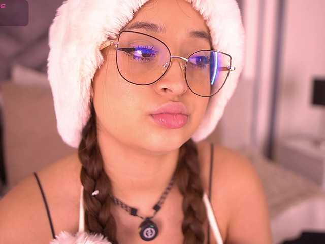 MiaKay live cam on BongaCams