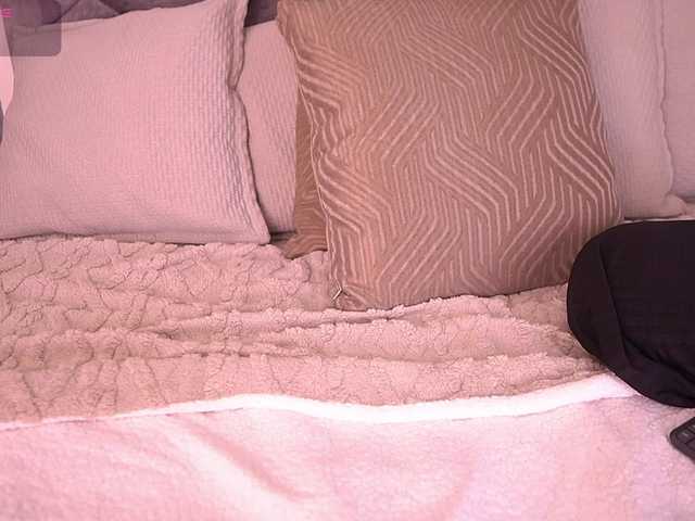 MiaKay live cam on BongaCams