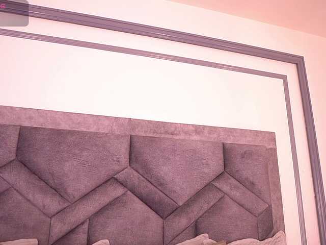 MiaKay live cam preview