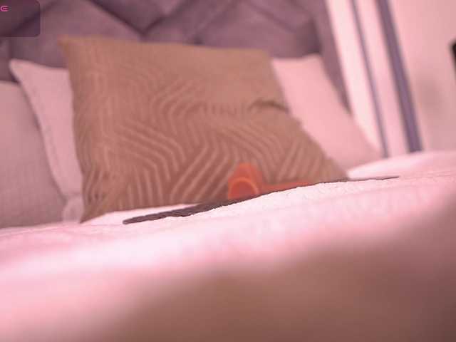 MiaKay live cam on BongaCams