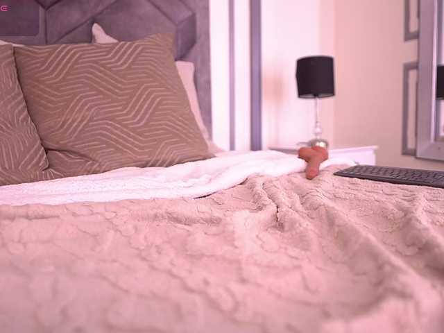 MiaKay live cam on BongaCams