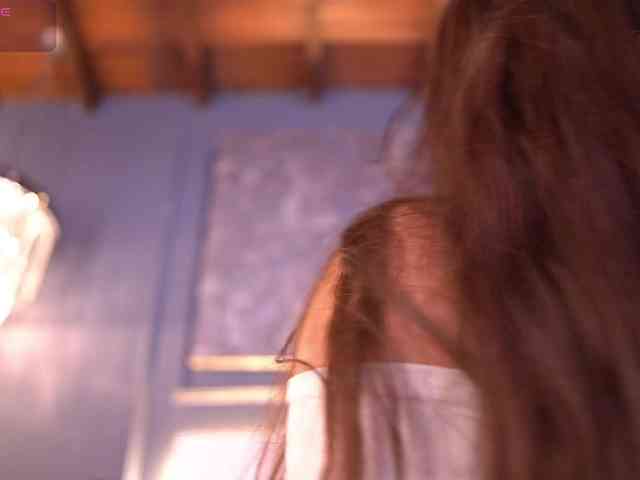 MiaKay webcam