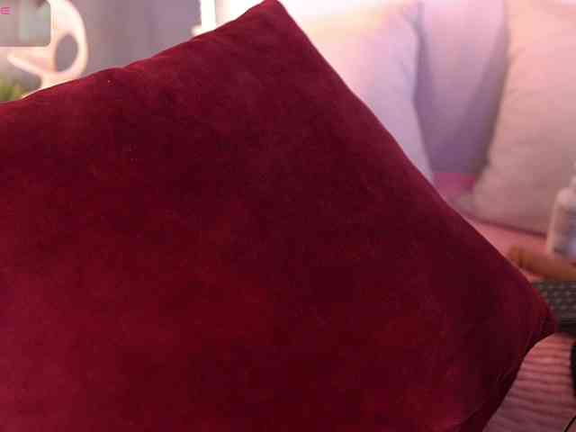 MiaKay webcam