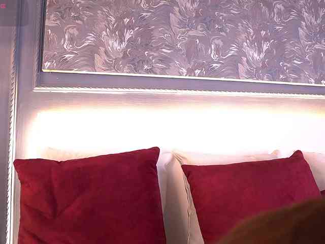MiaKay webcam