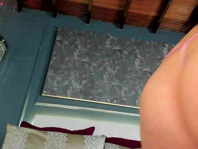MiaKay webcam
