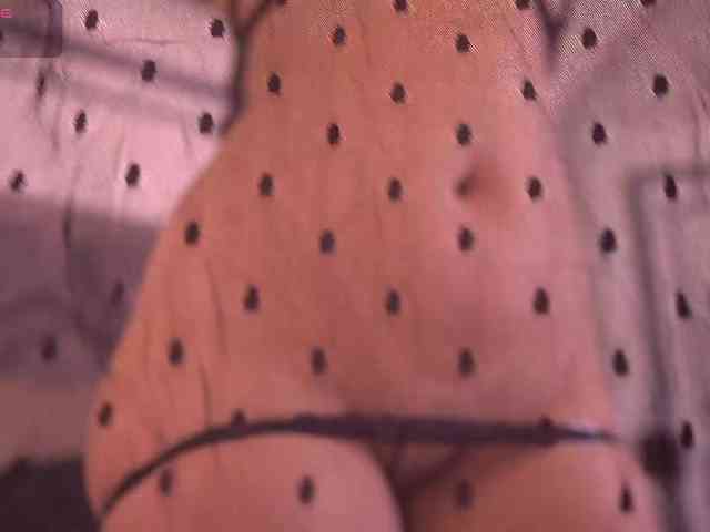 MiaKay webcam