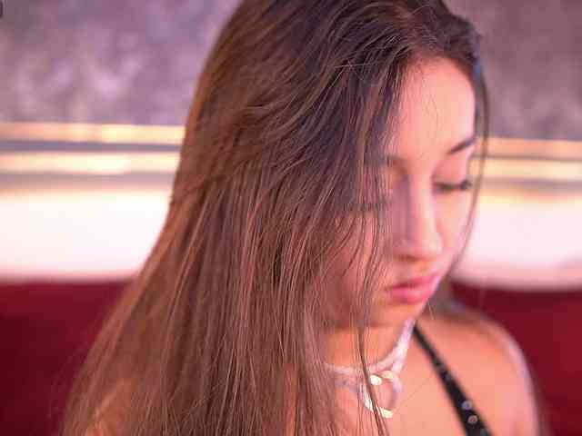 MiaKay webcam