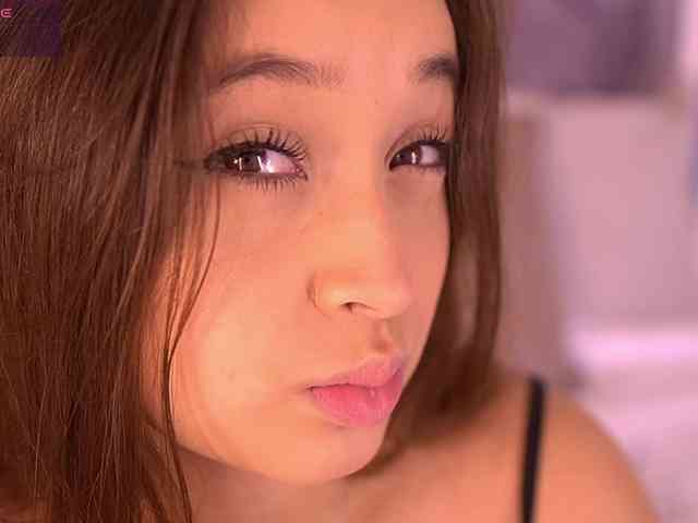 MiaKay webcam