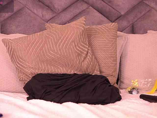 MiaKay webcam