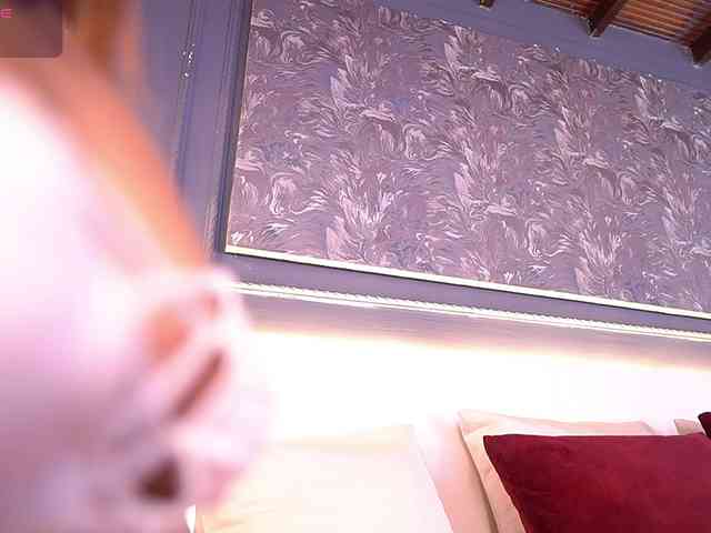 MiaKay webcam