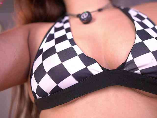 MiaKay webcam