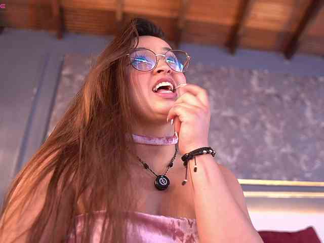 Modelo: MiaKay