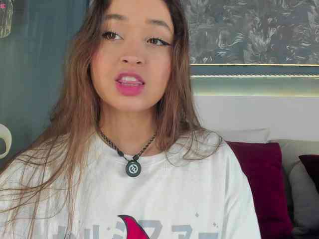 MiaKay webcam
