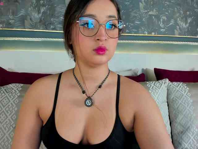 MiaKay webcam