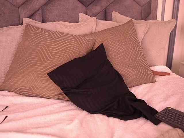 MiaKay webcam