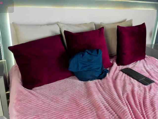 MiaKay webcam