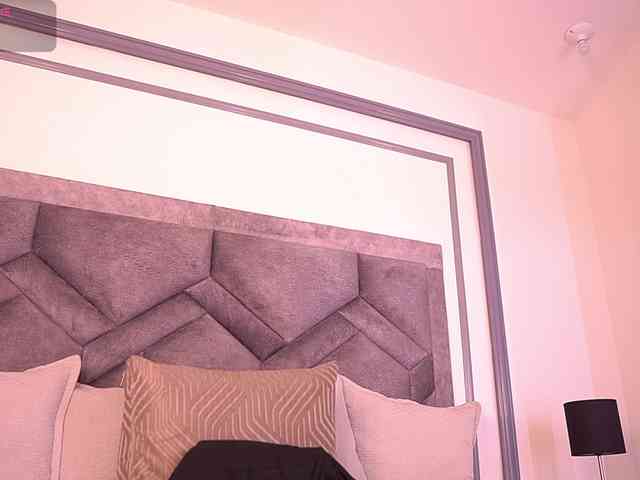 MiaKay webcam