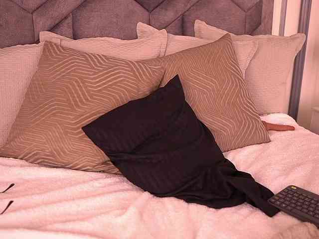 MiaKay webcam