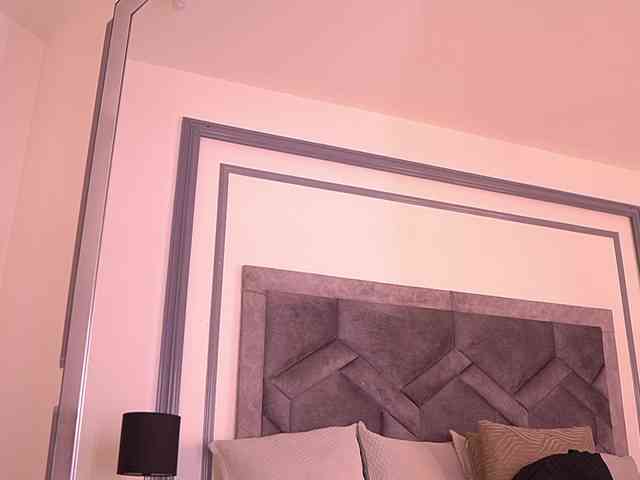 MiaKay webcam