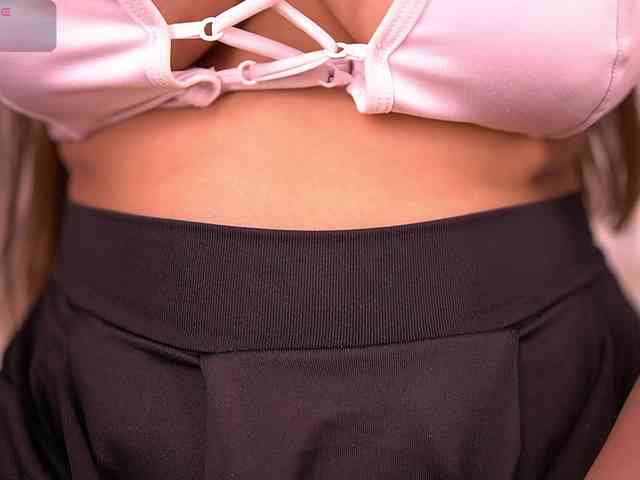 MiaKay webcam