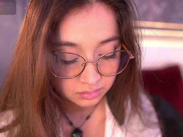 MiaKay webcam