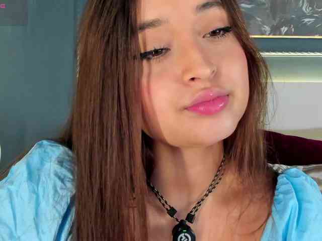 MiaKay webcam