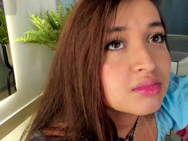 MiaKay webcam