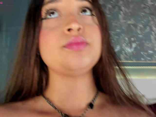 MiaKay webcam
